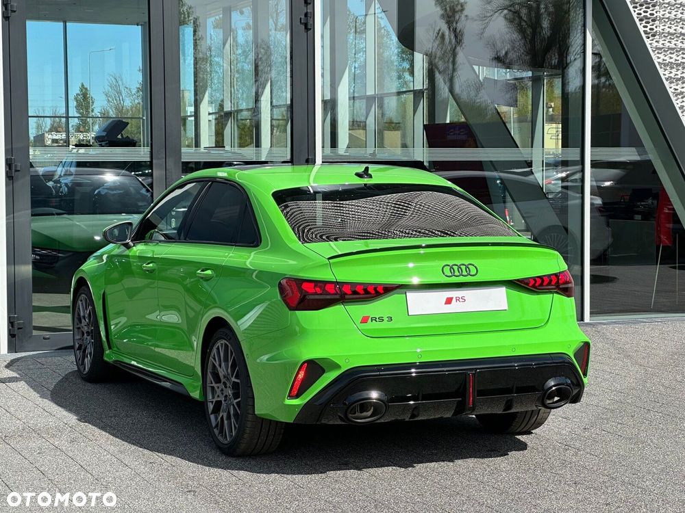 Audi RS3 Limousine - 8