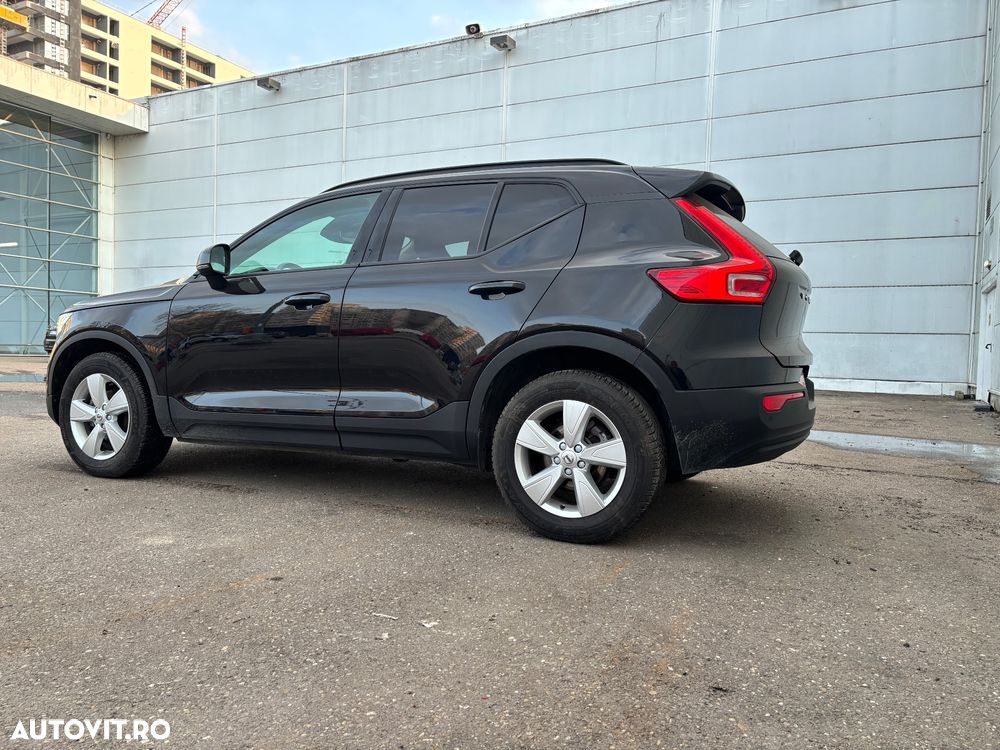 Volvo XC 40 T2 Plus Dark - 5