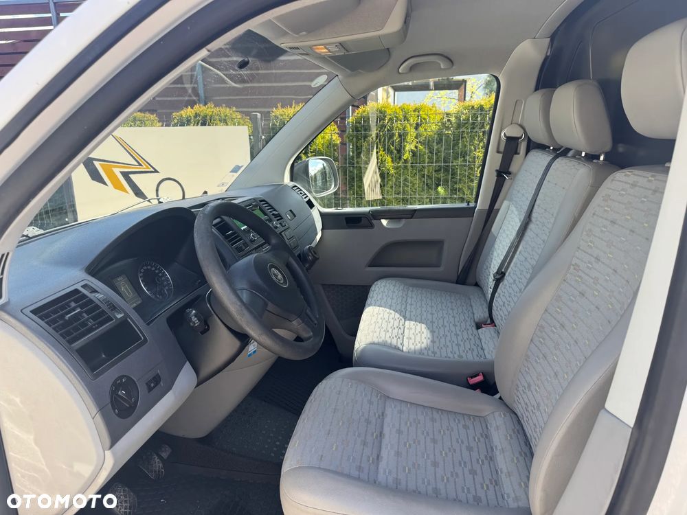 Volkswagen VW Transporter T5 LIFT**2.0 TDI Common Rail**Klimatyzacja**Sprowadzony - 11