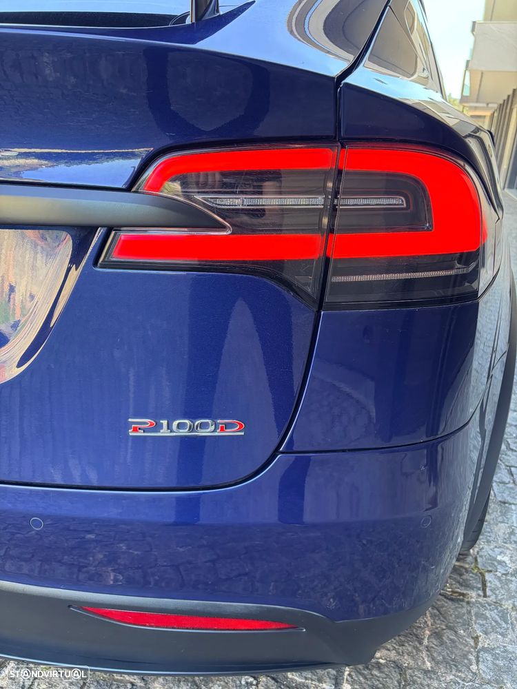 Tesla Model X P100D - 32