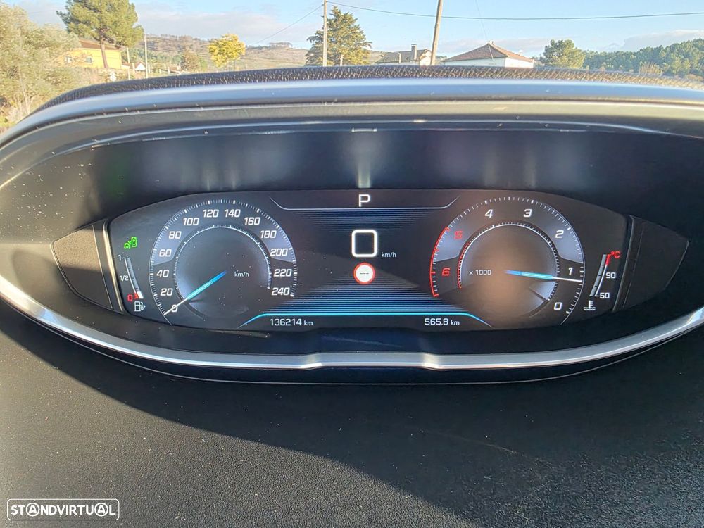 Peugeot 5008 1.6 BlueHDi Allure EAT6 - 31