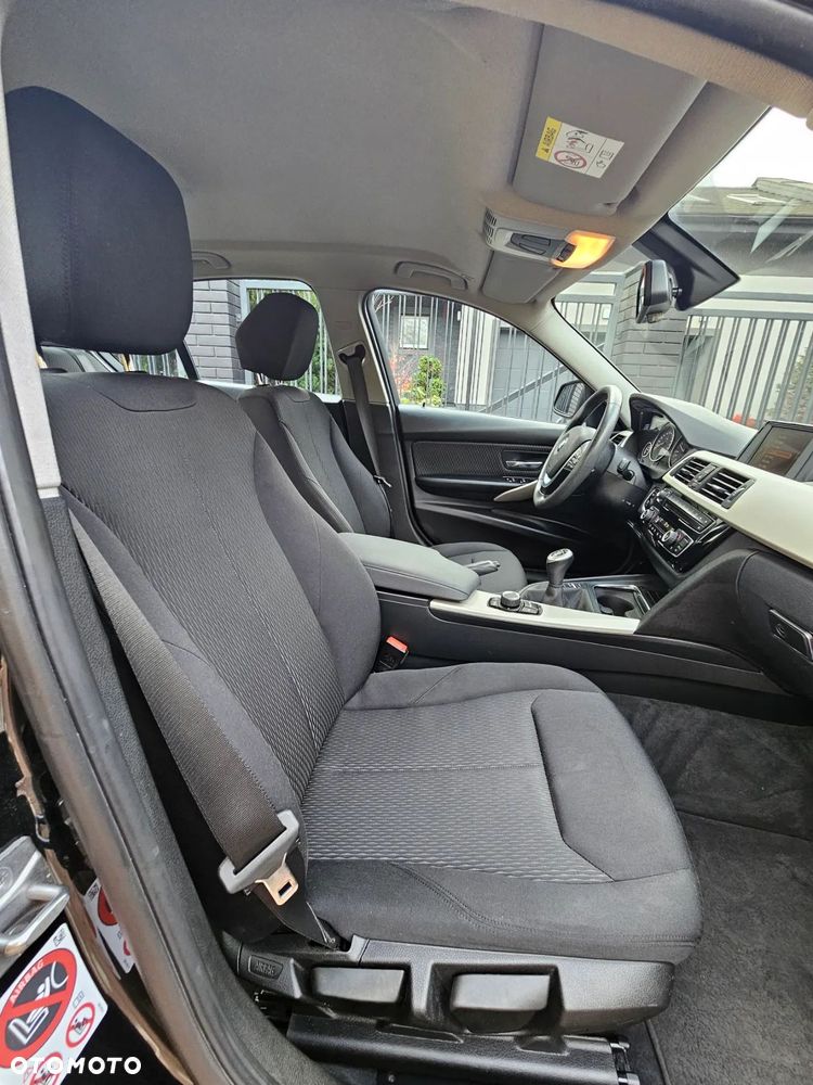 BMW Seria 3 318d - 13