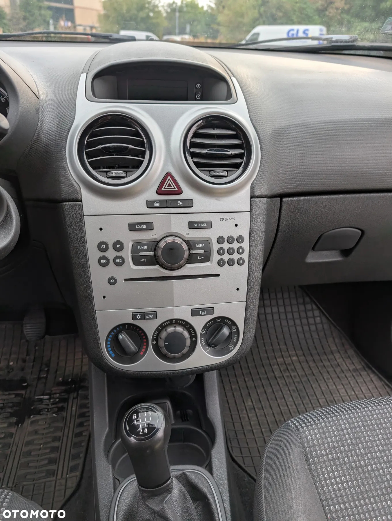 Opel Corsa 1.2 16V Edition / Active - 13