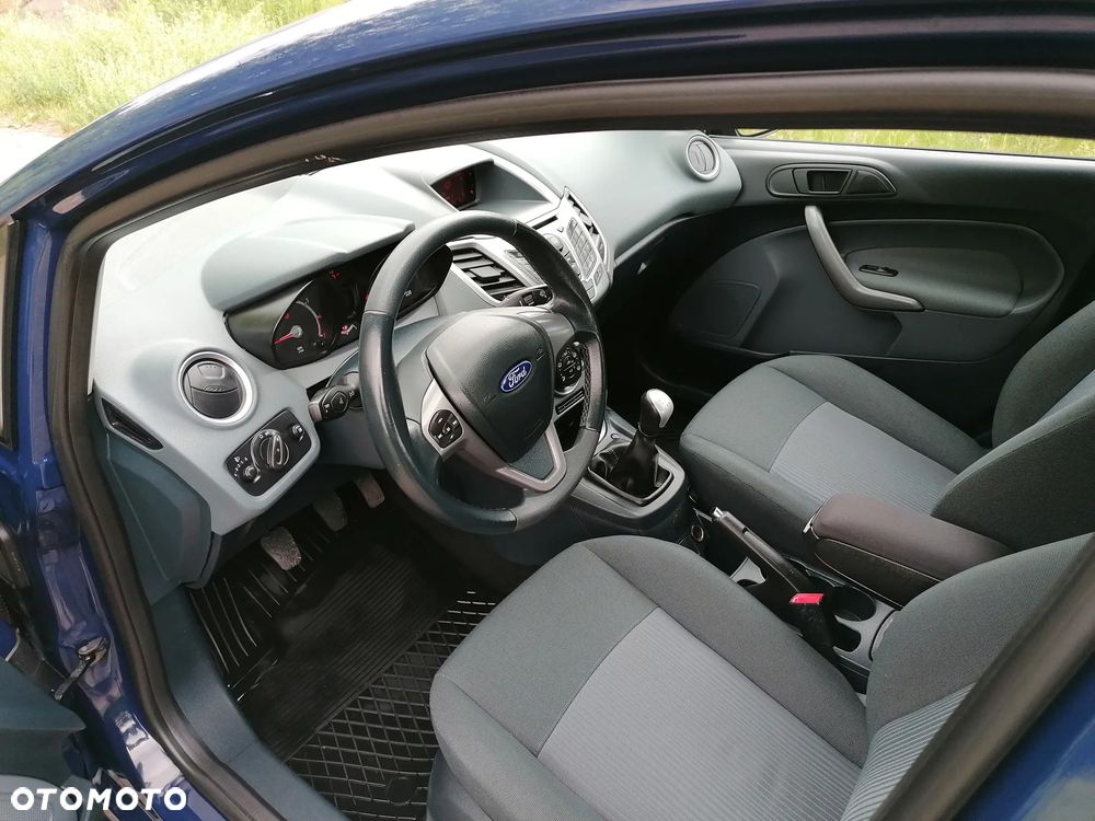 Ford Fiesta - 9