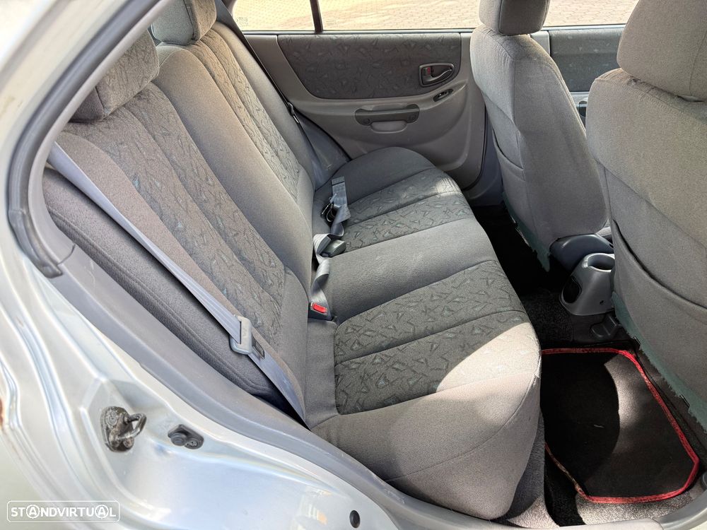 Hyundai Accent 1.3 GLS - 12