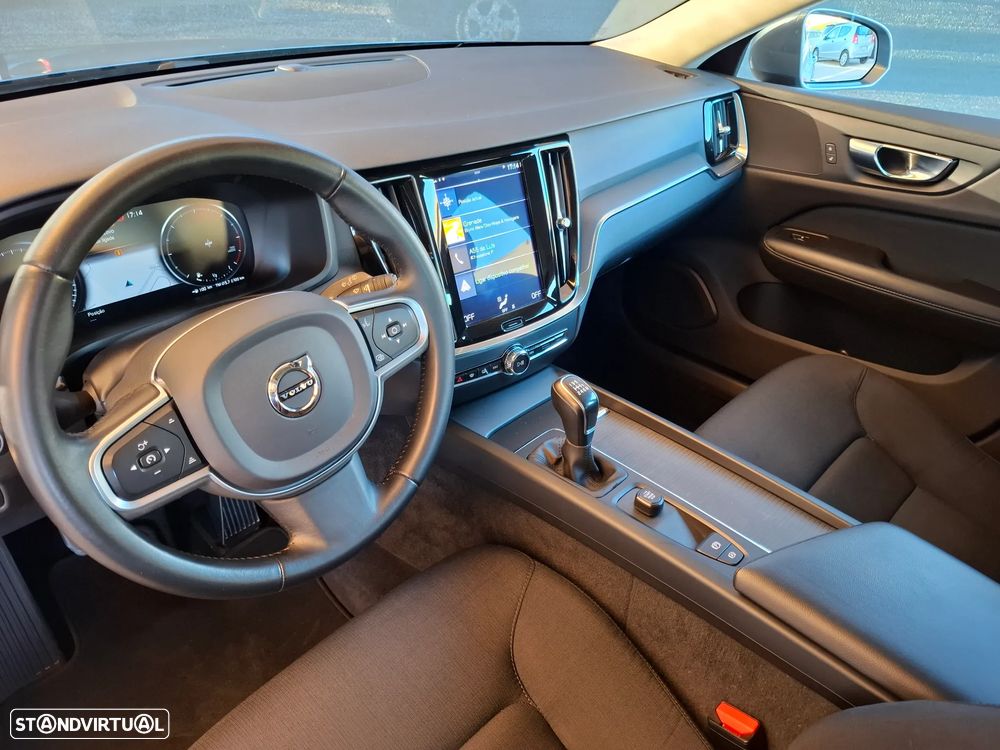 Volvo V60 2.0 D3 Momentum - 27