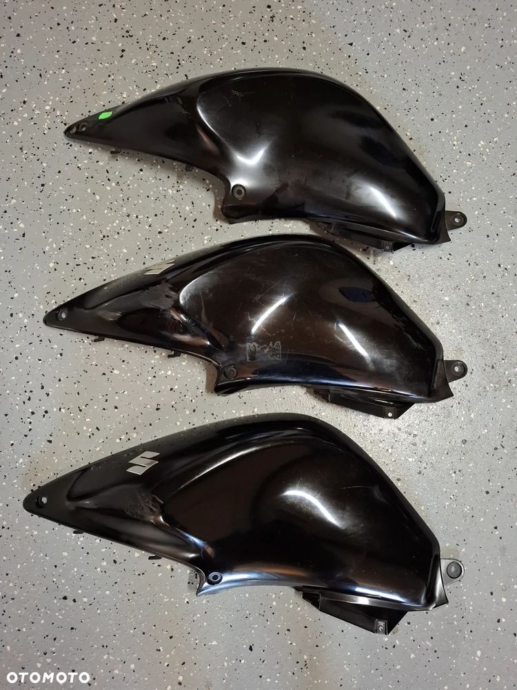 Suzuki DL 650 wypełnienie owiewka boczek bok