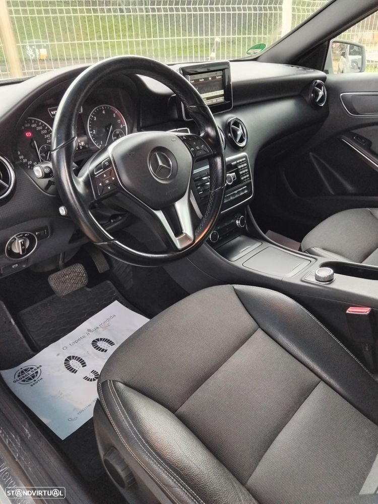 Mercedes-Benz A 180 i - 6