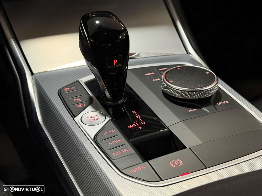 BMW 330 e Touring Aut. Advantage - 20