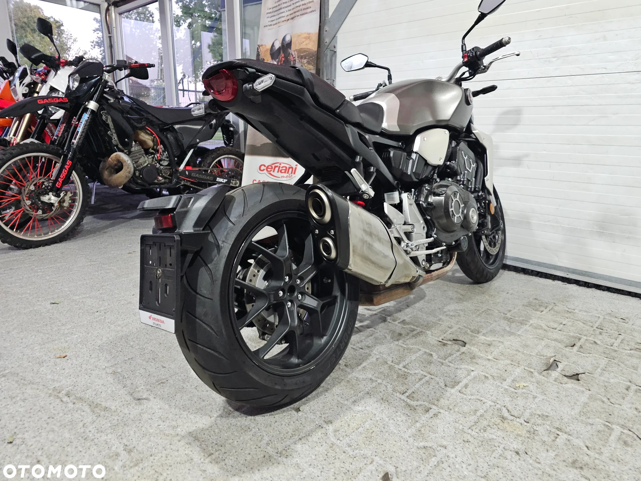 Honda CB - 22