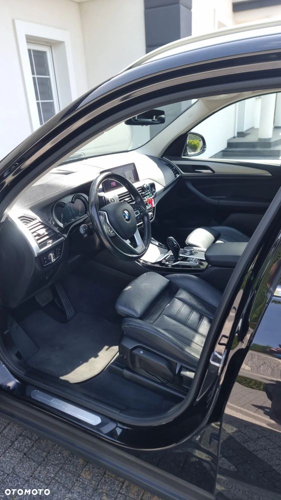 BMW X3 sDrive18d xLine - 12