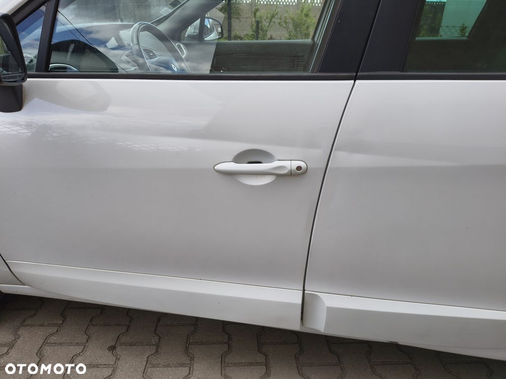 Renault Grand Scenic - 12