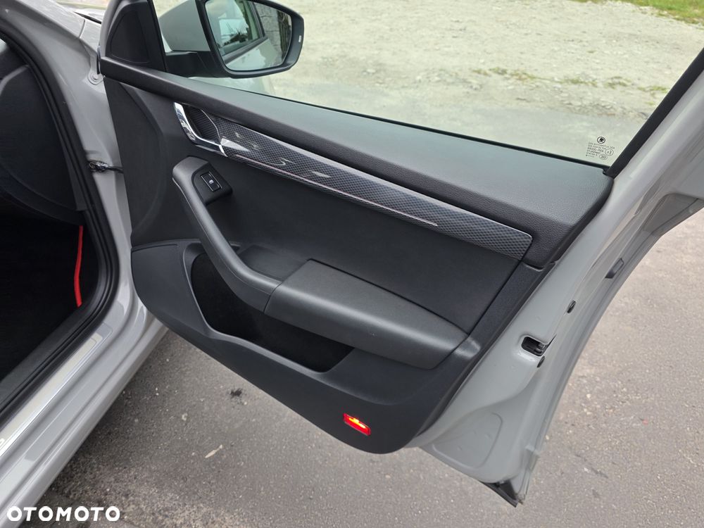 Skoda Octavia 2.0 TSI RS 230 - 24
