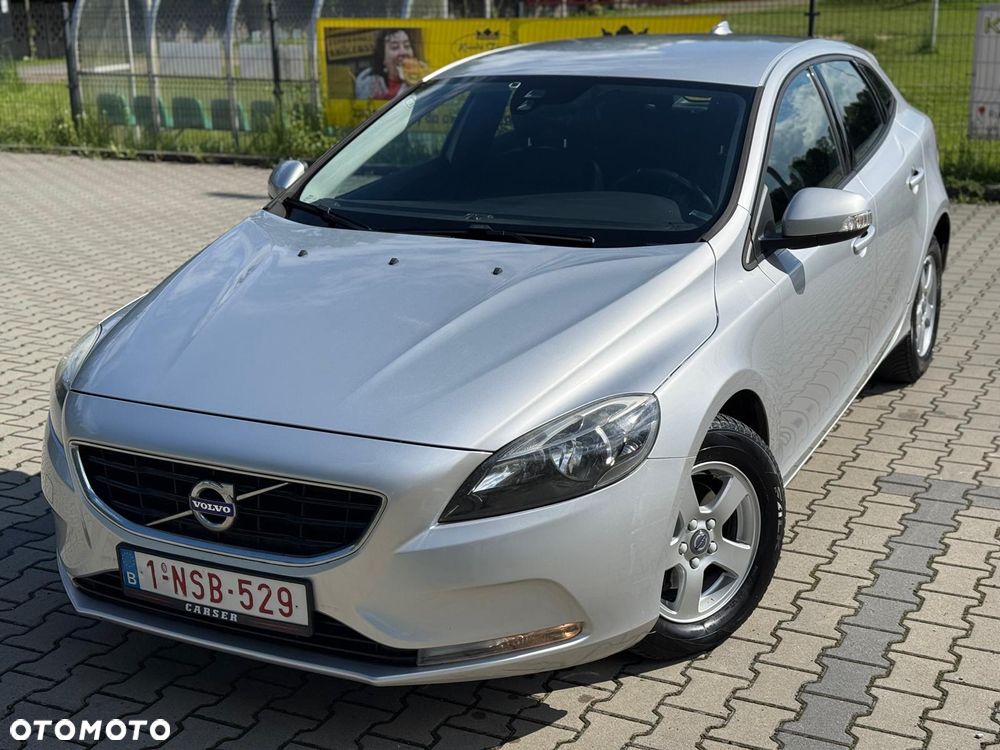 Volvo V40 D2 Momentum - 1