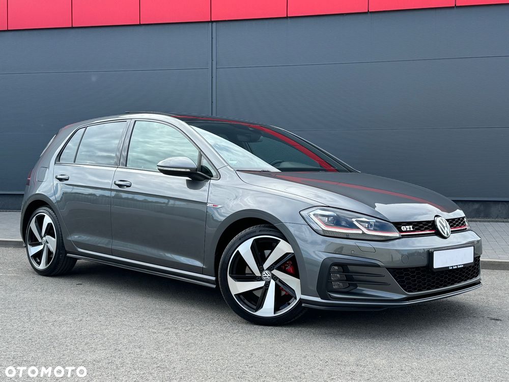 Volkswagen Golf - 2