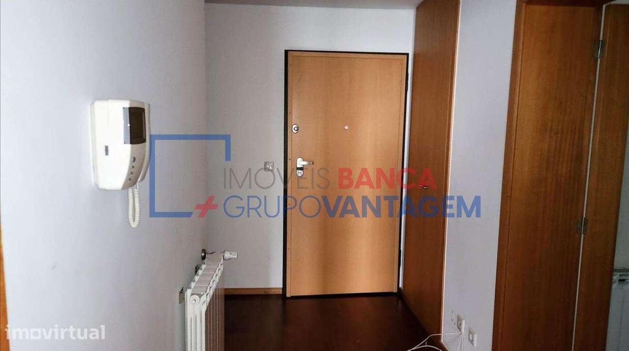 Apartamento T2+1 com 2 arrumos em Oliveira do Douro - Grande imagem: 2/6