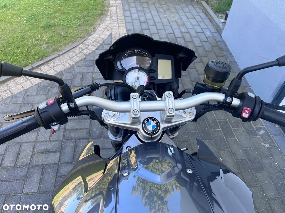 BMW F - 17
