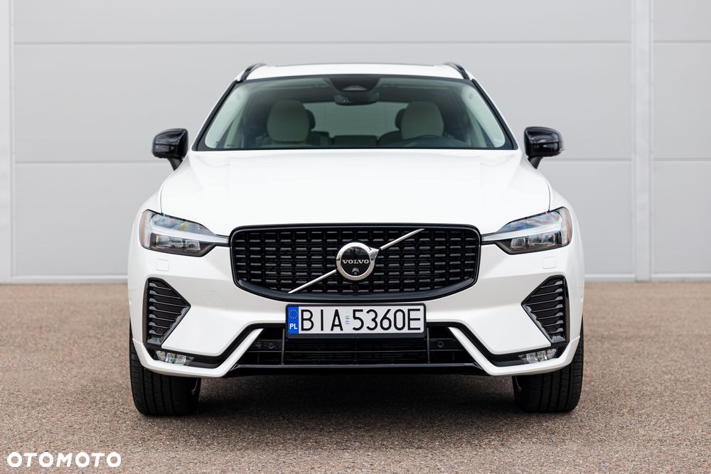 Volvo XC 60 B5 B AWD Plus Dark - 3