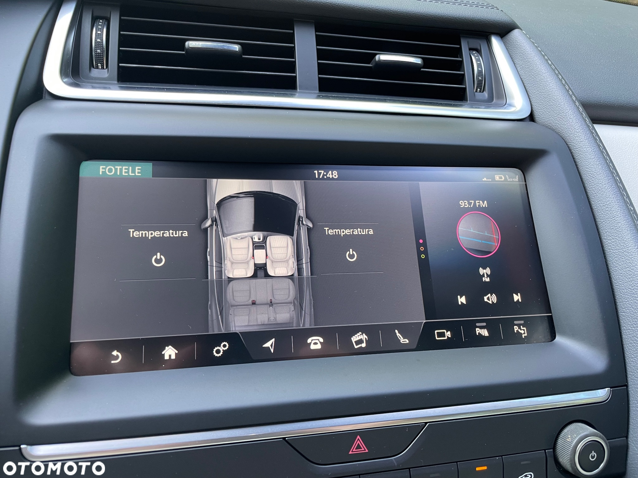 Jaguar E-Pace P250 AWD R-Dynamic SE - 20