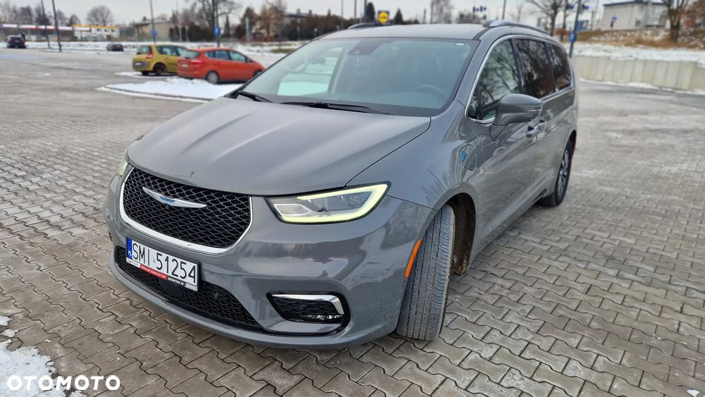 Chrysler Pacifica - 20