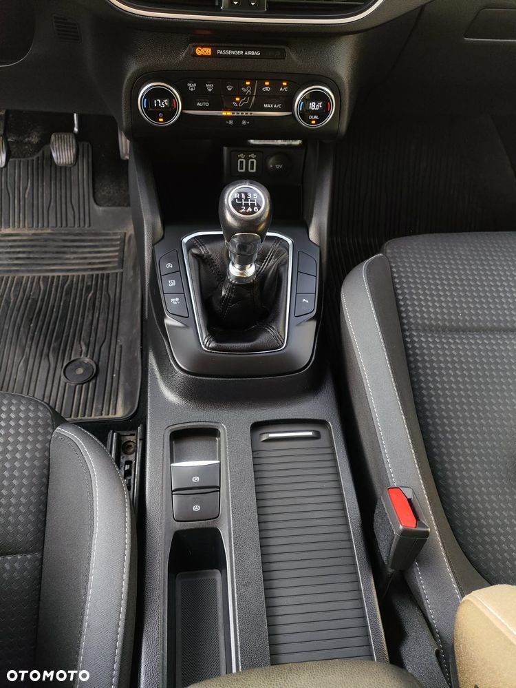 Ford Focus 1.5 EcoBlue Connected - 15