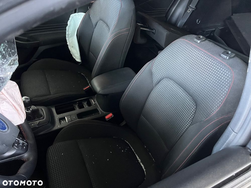 Ford Focus 1.0 EcoBoost Hybrid ST-LINE STYLE - 10