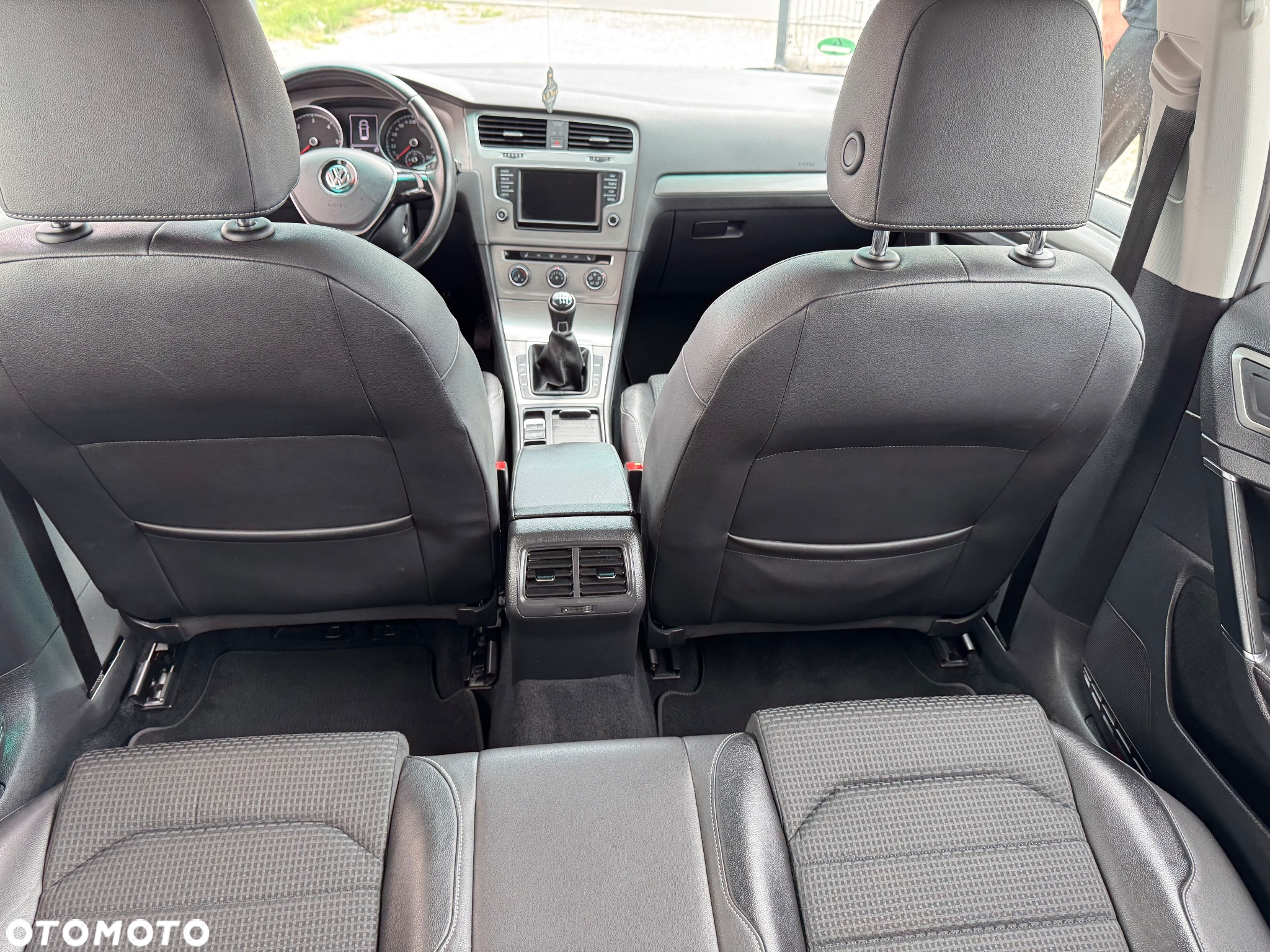 Volkswagen Golf 2.0 BlueTDI Highline - 6
