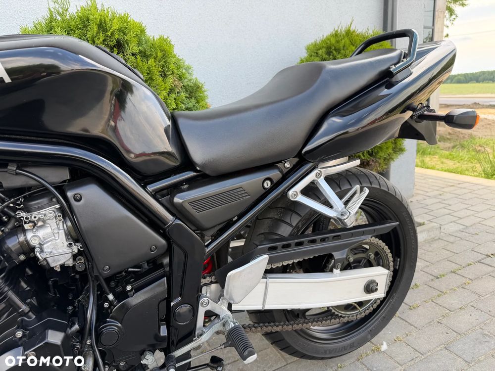 Yamaha FZS - 35