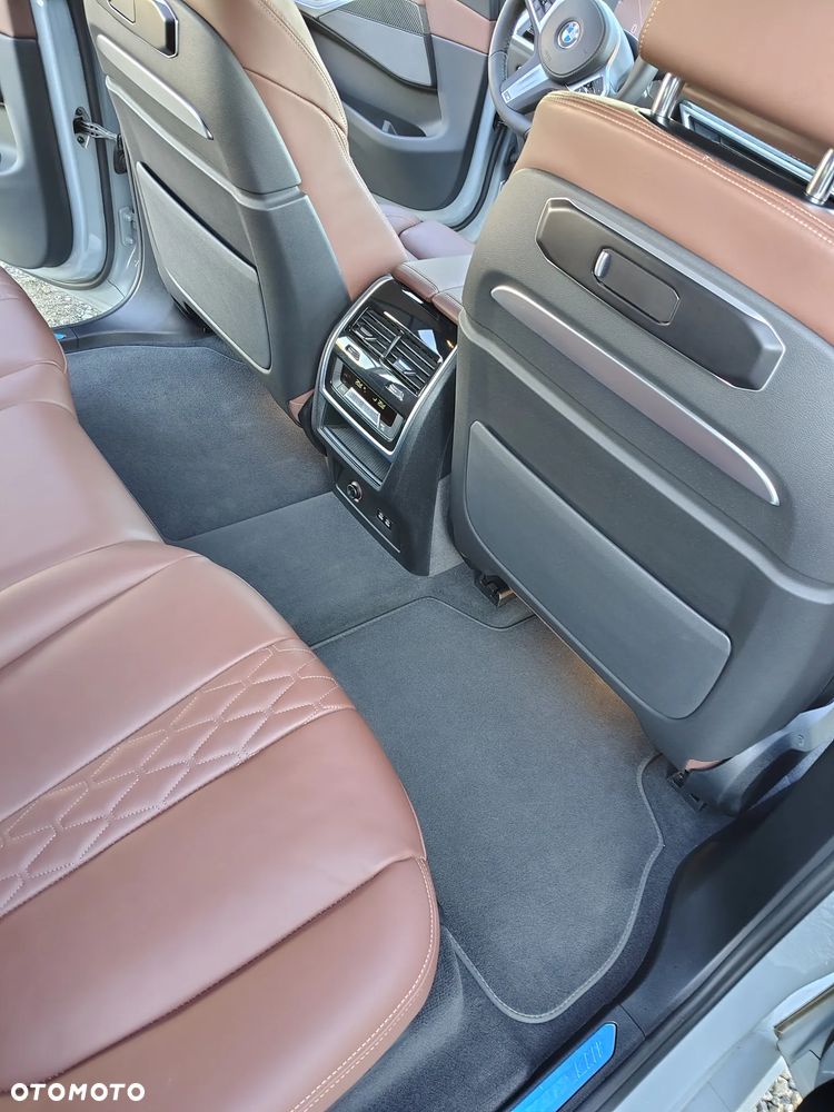BMW X7 - 14