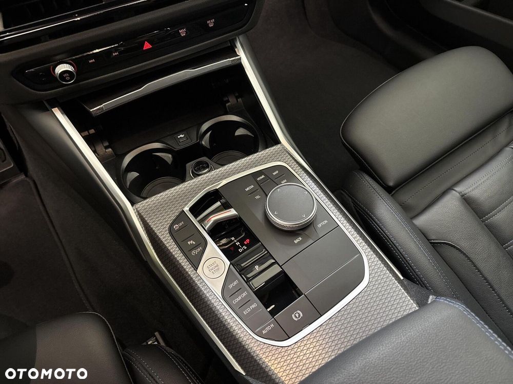 BMW Seria 3 330i xDrive M Sport sport - 16