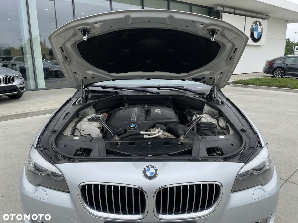BMW Seria 5 535i xDrive - 12