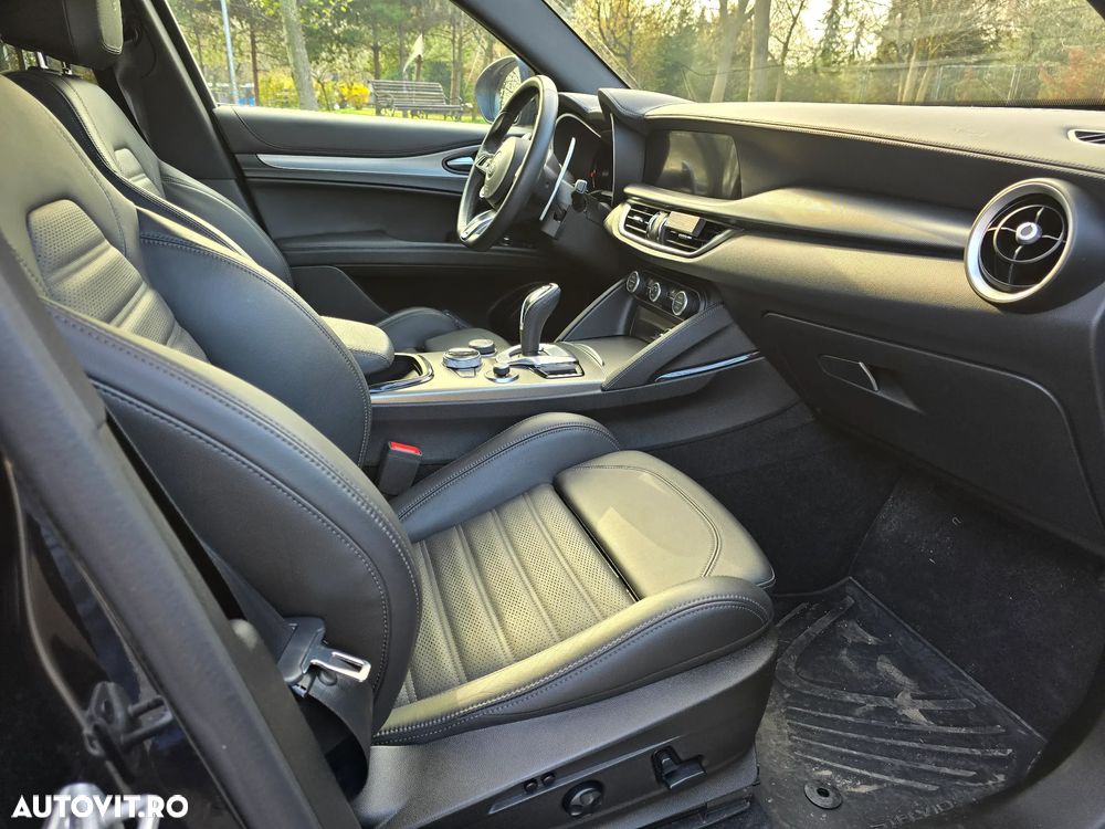 Alfa Romeo Stelvio 2.0 Turbo 16V AT8-Q4 Veloce - 11