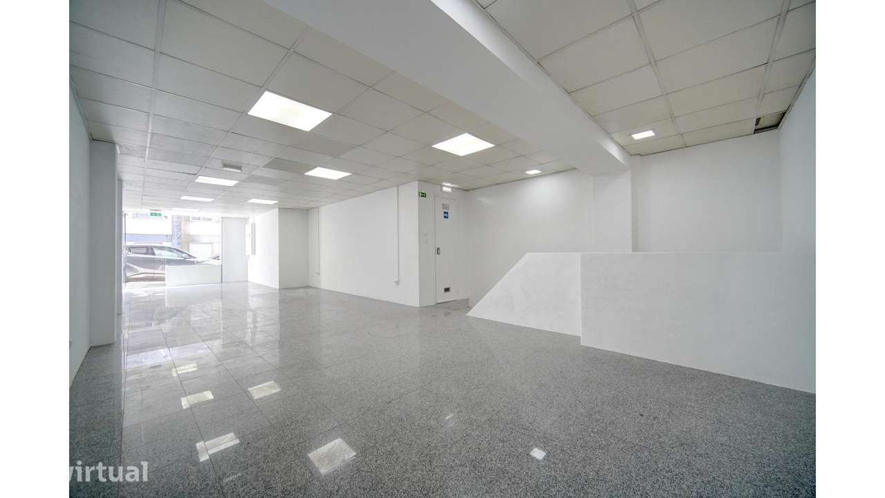 Loja com 149 m² de área total em Sacavém - Grande imagem: 5/18