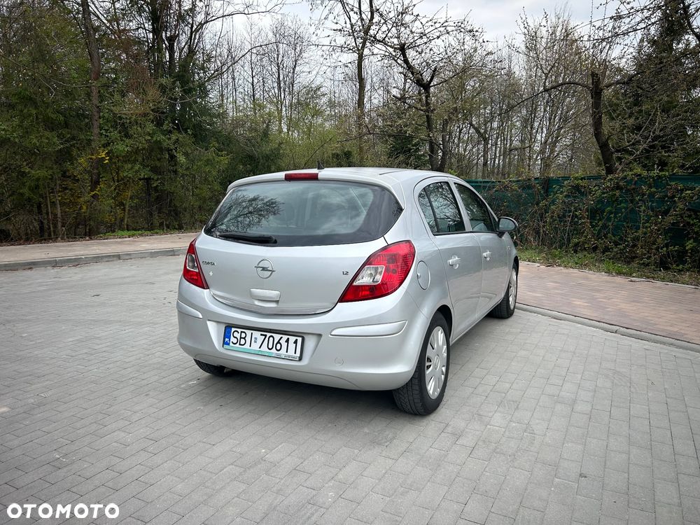 Opel Corsa 1.2 16V Cosmo - 32
