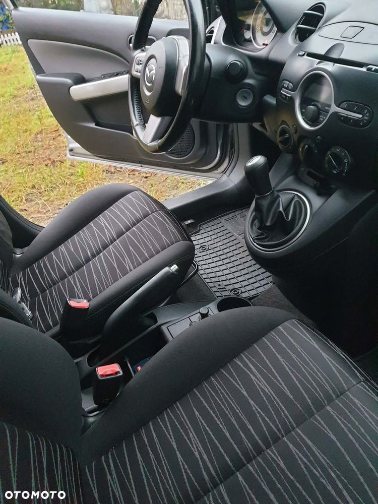 Mazda 2 - 12