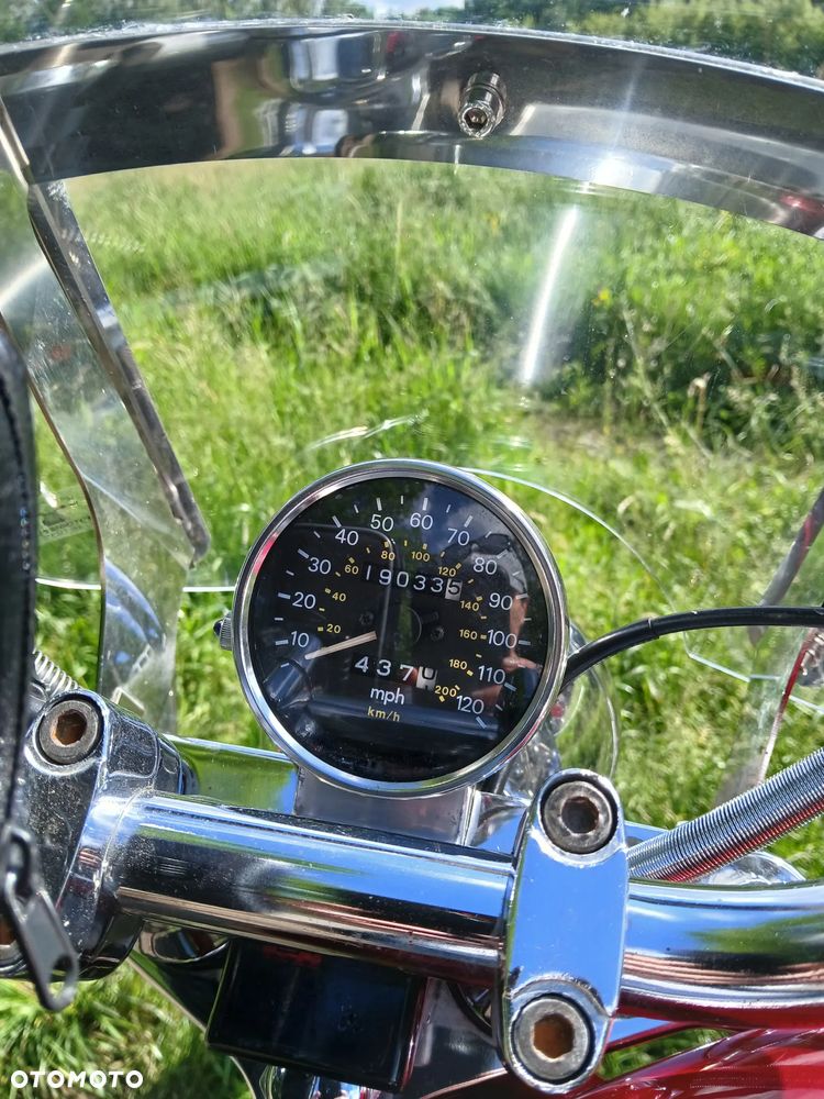 Suzuki Intruder - 8