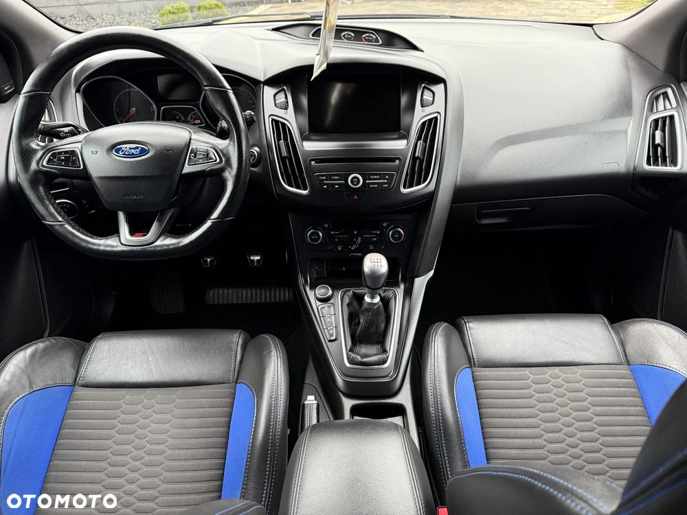 Ford Focus 2.0 TDCi ST-2 - 17
