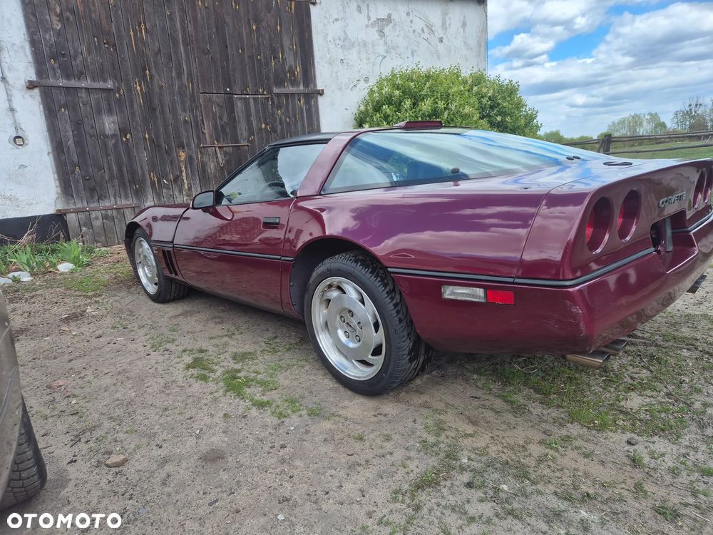 Chevrolet Corvette - 9