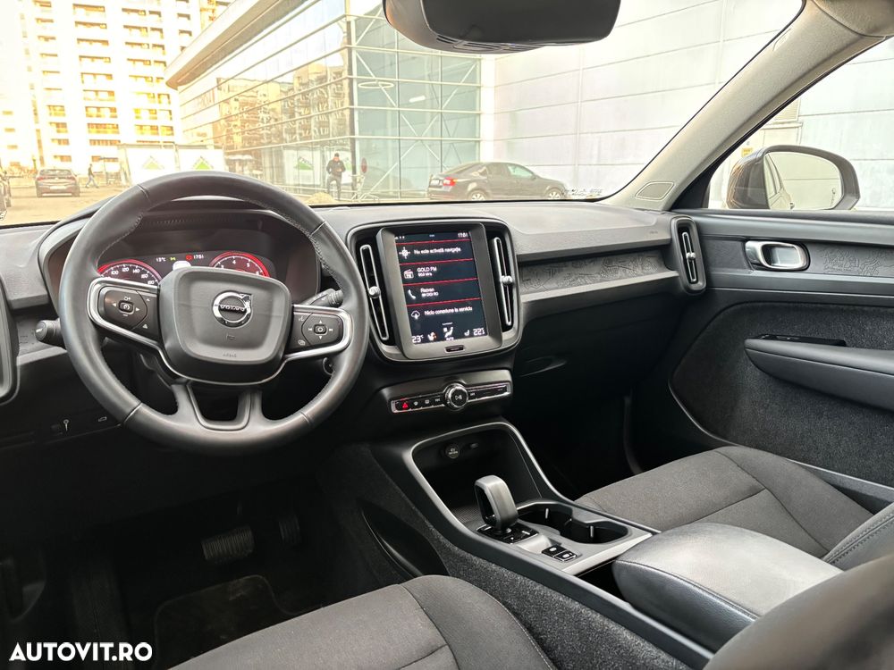 Volvo XC 40 T2 Plus Dark - 6