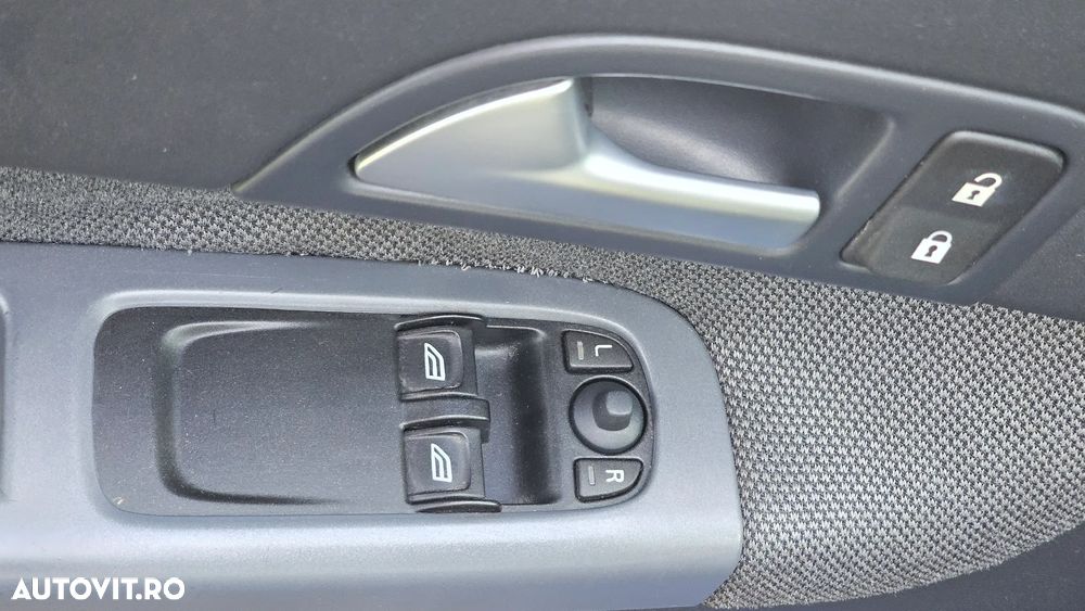 Volvo C30 1.6 Kinetic - 6