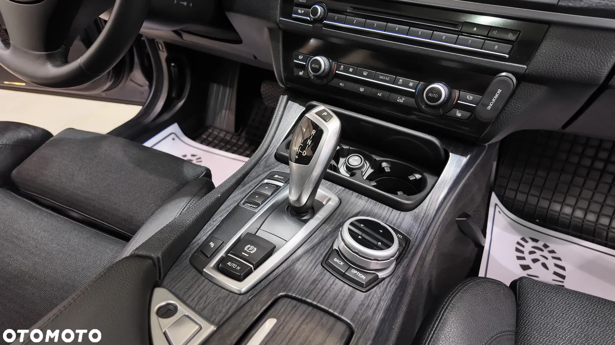 BMW Seria 5 520d - 28
