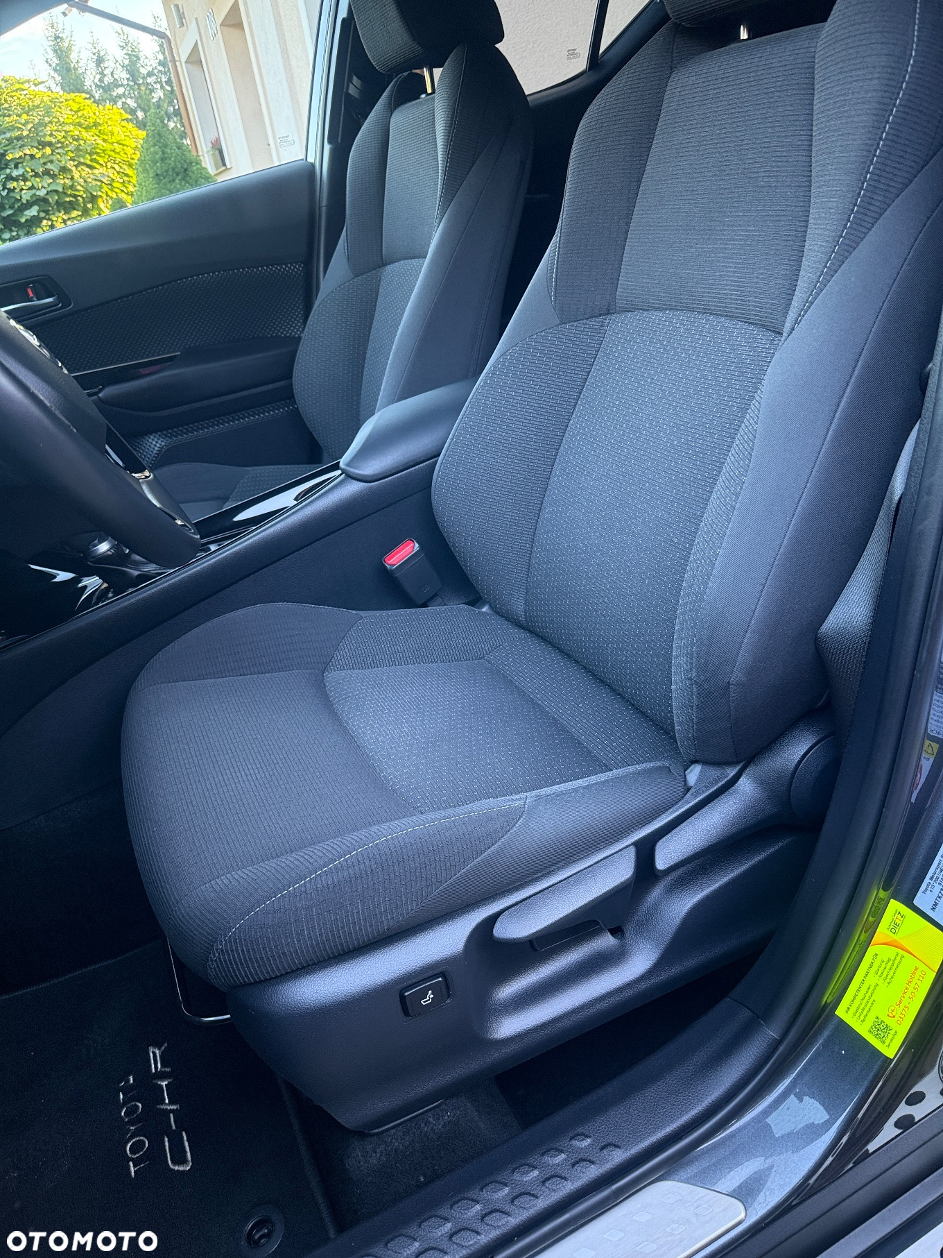 Toyota C-HR Hybrid Style Selection - 22