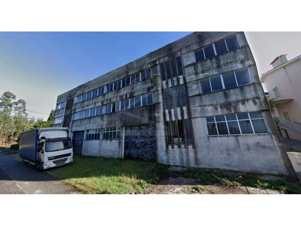 Armazém em Macieira de Cambra, Aveiro - Grande imagem: 5/15