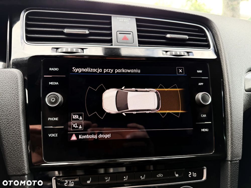 Volkswagen Golf 1.6 TDI DSG Join - 26