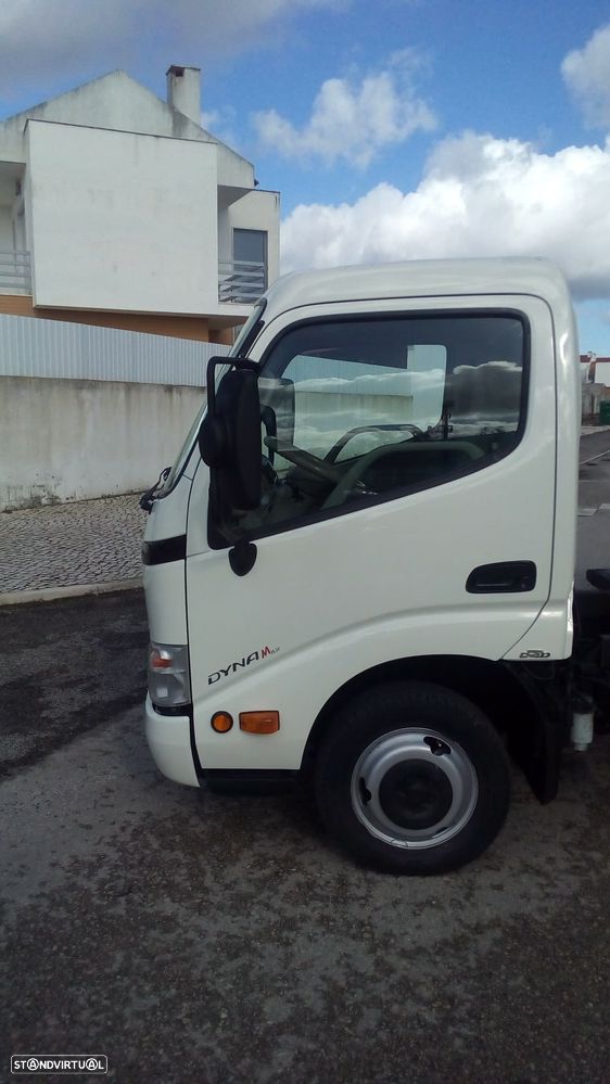 Toyota Dyna 35.33 Basculante - 4