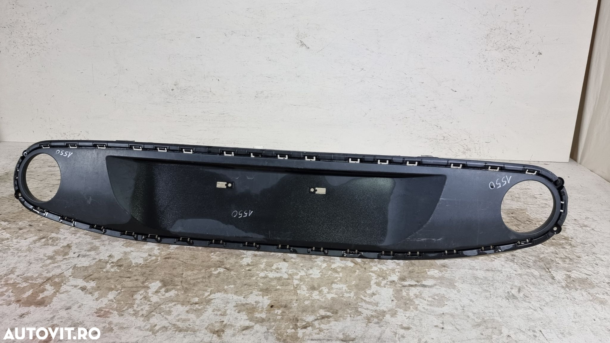 Bandou / grila bara spate, Hyundai I10, 2017, 2018, 2019, 2020, cod origine OE 86683-B9500 - 2