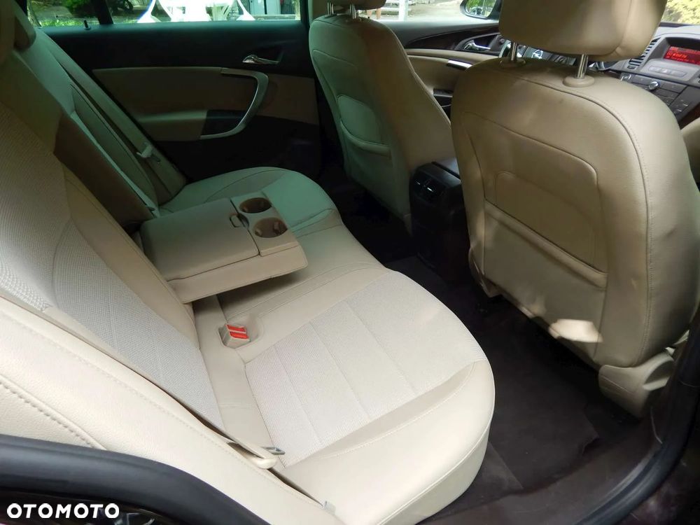 Opel Insignia 2.0 CDTI Sports Tourer - 15