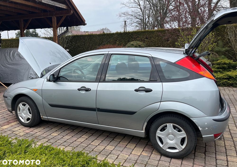 Ford Focus 1.6 X100 - 13