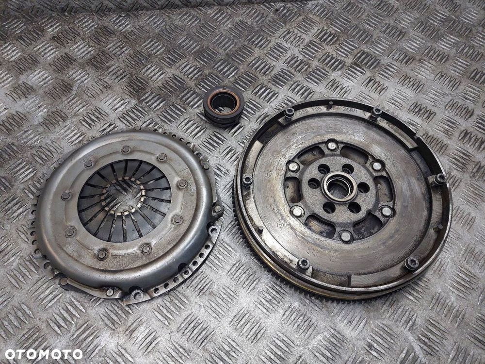 KOŁO DWUMASOWE + DOCISK + ŁOŻYSKO OPOROWE PASSAT B5 2.0 8V 058105266H - 1