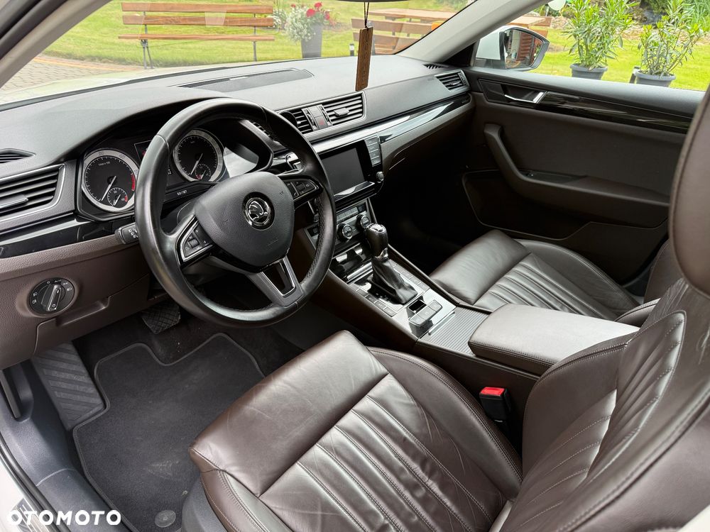 Skoda Superb 2.0 TDI 4x4 L&K DSG - 12